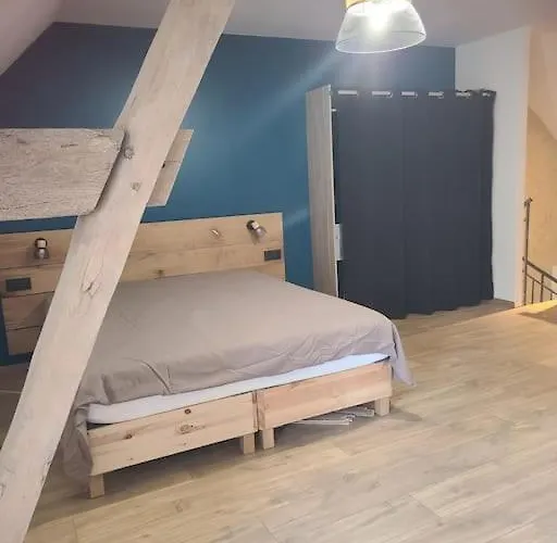 Дом отдыха Maison Dans Ancien Corps De Ferme Le Pin-la-Garenne